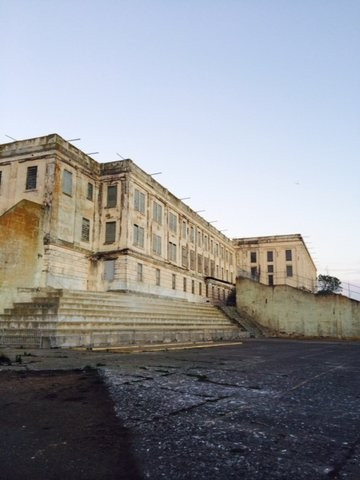 Nơi này buộc phải đóng cửa năm 1963 vì chi phí quá đắt đỏ. Ngày nay, đây là một trong những điểm du lịch hút khách nhất thế giới với giá vé 30 USD.