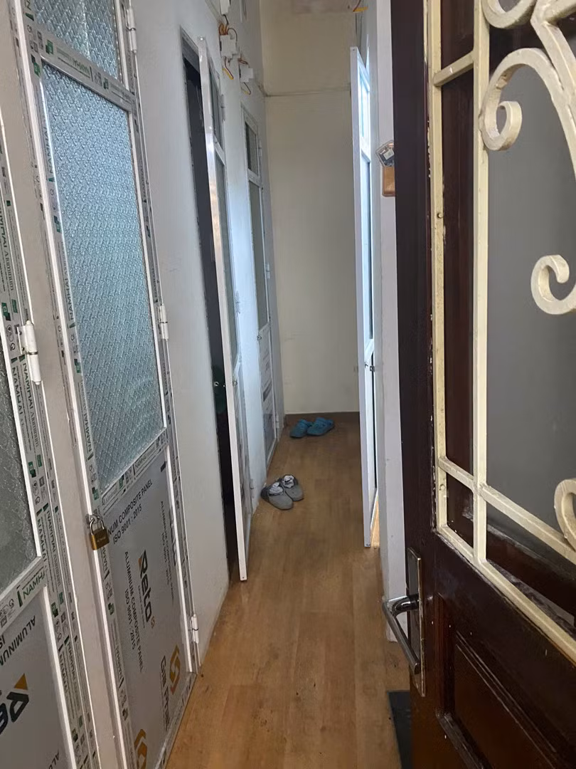 Can canh phong tro 3m2 gia 1,8 trieu giua trung tam Ha Noi-Hinh-3