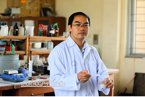 Bột màu vô cơ: Giải bài toán lệ thuộc “hàng ngoại” Bot mau vo co: Giai bai toan le thuoc “hang ngoai”