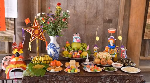 Cúng Trung thu giờ nào? Dân gian thường cho rằng các vị thần dùng bữa sớm. Vì vậy, lễ cúng thường được thực hiện sớm. Nếu làm vào chiều 14 hoặc chiều 15 âm lịch, nên cúng xong trước 6-7 giờ tối. Nếu làm vào sáng 15 âm lịch, nên cúng xong trước 9-10 giờ.