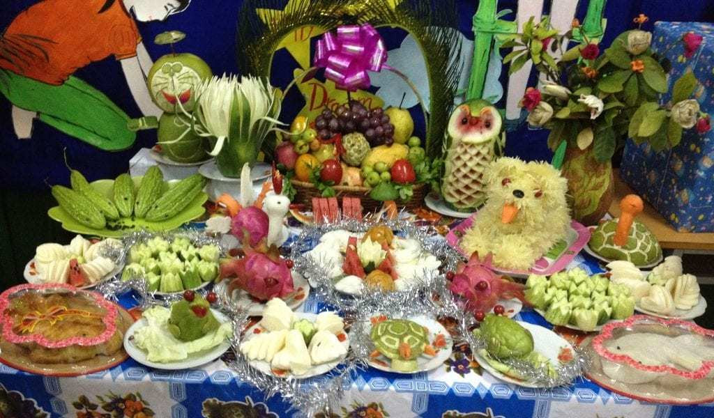 Vị trí cúng rằm tháng 8 không cầu kỳ như cúng rằm tháng Giêng hay rằm tháng 7. Thông thường, chúng ta chỉ làm lễ cúng trước khu vực vàn thờ tổ tiên và bàn thờ thần linh.