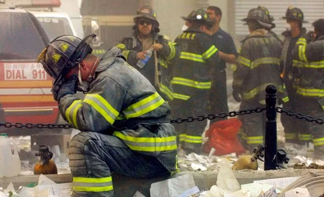 Tình trạng kiệt sức nhanh chóng xảy ra, một số lính cứu hỏa không theo kịp và bị tách khỏi các thành viên khác trong đội.