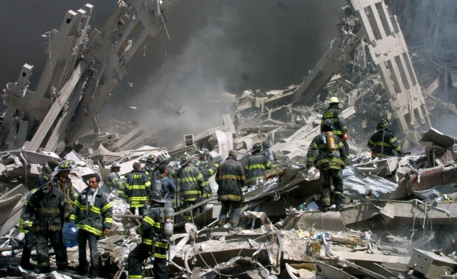 Nhưng khi một số lính cứu hỏa đến được sảnh của tòa tháp phía bắc lúc 10 giờ 24, một vấn đề khác đã phát sinh, không có bất kỳ lãnh đạo đơn vị nào đứng đợi họ.