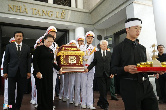 Lễ di quan diễn ra vào hồi 11h15 cùng ngày, an táng tại Nghĩa trang Thiên Đức, huyện Phù Ninh, tỉnh Phú Thọ.