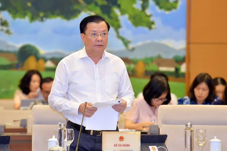 De xuat cho Ha Noi tu quyet thu phi, giu lai khoan thu tang them