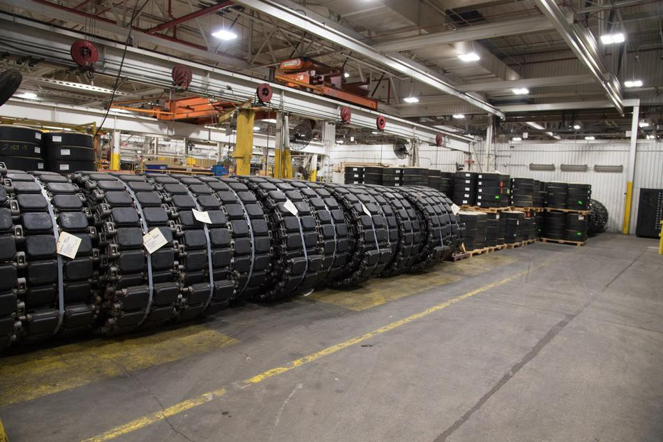 Phiên bản mới nhất của xe tăng M1 Abrams được coi là chiếc chiến xa kỹ thuật số tiên tiến nhất trên thế giới với hỏa lực nâng cấp, mức độ bảo vệ và cơ động vượt trội, các quan chức của quân đội Mỹ cho biết.