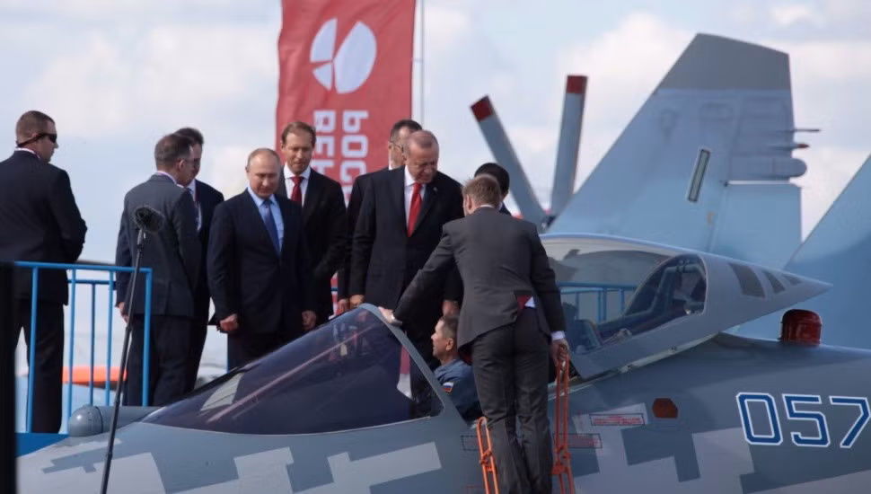 Tuy nhiên cần lưu ý rằng hiện tại rất nhiều chuyên gia quân sự vẫn nhận định việc Thổ Nhĩ Kỳ hỏi mua chiến đấu cơ Nga chỉ đơn giản là biện pháp gây sức ép nhằm khiến Mỹ đồng ý giao F-35 cho họ mà thôi.