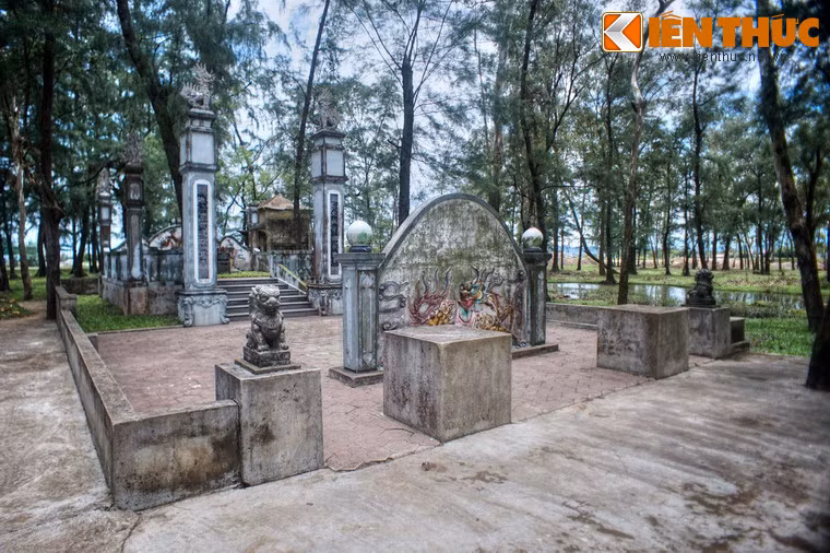 Ông làm quan vào thời kỳ nửa đầu thế kỷ XVIII, khi đất nước có nhiều diễn biến phức tạp, quyền tối cao nhất của vua Lê tập trung vào chúa Trịnh, nạn kiêu binh và các thủ lĩnh ở các địa phương nổi lên.