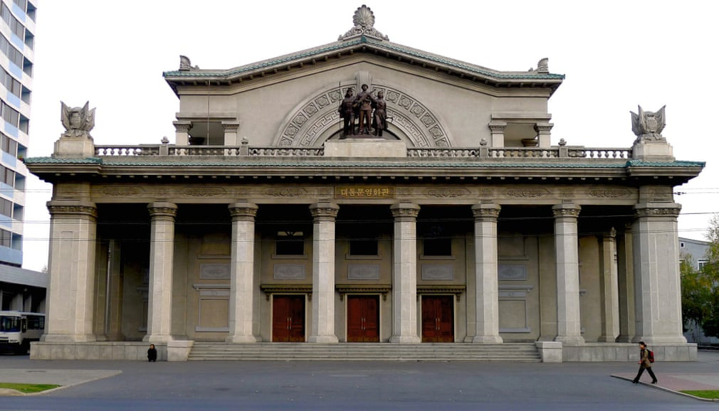 Rạp chiếu bóng Taedongmun được xây năm 1955, là một công trình mang phong cách phương Tây cổ điển hoành tráng.