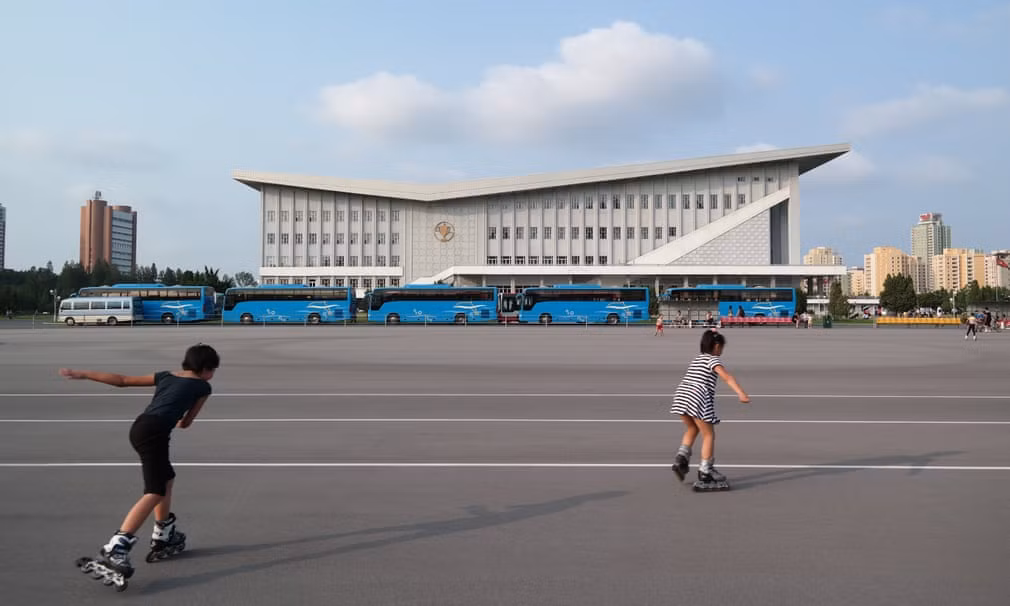 Sân vận động trong nhà của Bình Nhưỡng có sức chứa 20.000 người, được xây năm 1973.