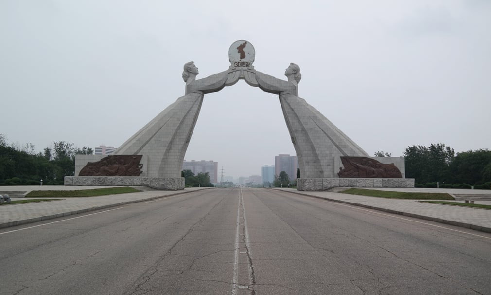 Cổng chào Thống Nhất được xây năm 2001, biểu tượng cho ước vọng thống nhất hai miền Triều Tiên.