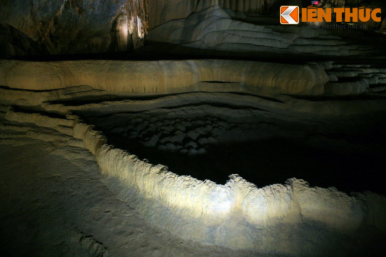 Một dải "ruộng bậc thang" trong động Thiên Đường ở Phong Nha - kẻ Bàng.