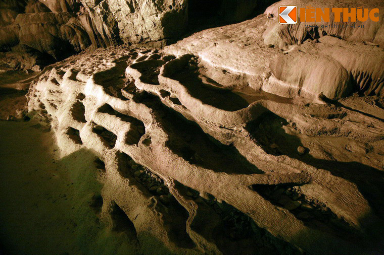 Những "đường cong" đầy mê hoặc của "ruộng bậc thang" ở động Ngườm Ngao.