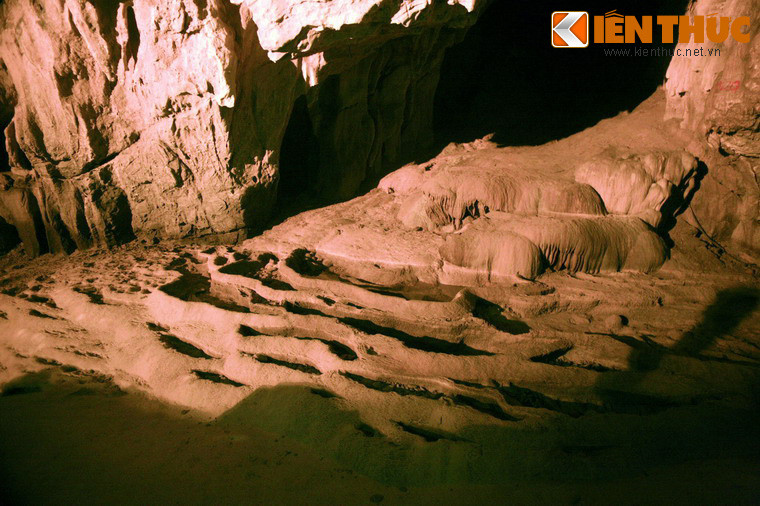 Ngoài hệ thống hang động ở Phong Nha - Kẻ Bàng, một số hang động khác cũng có những "ruộng bậc thang" như vậy, ví dụ như động Ngườm Ngao ở Cao Bằng, hang động được đánh giá là kỳ vĩ nhất miền Bắc.