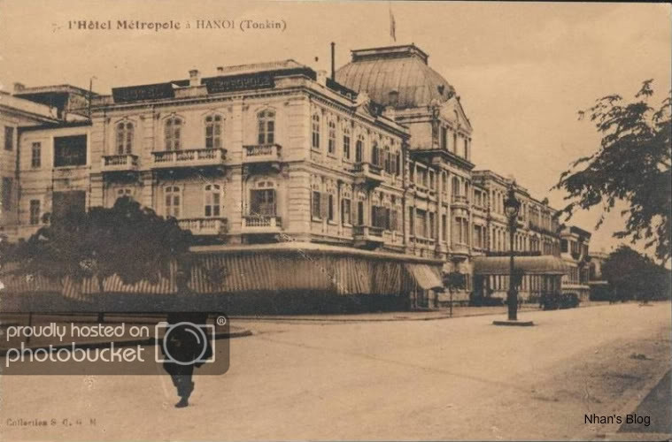 Sau năm 1954, khách sạn đổi tên thành Thống Nhất và trở thành một cơ sở đón tiếp các nhà báo, nhà ngoại giao quốc tế làm việc ở Hà Nội. Lúc ấy, khách sạn xây thêm một khu hầm trú bom, được phát hiện lại khi trùng tu tòa nhà vào năm 2012.