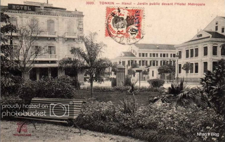 Năm 1996, Metropole được chọn làm thành viên của tập đoàn các khách sạn nổi tiếng thế giới, đồng thời được Tổng cục Du lịch Việt Nam trao tặng danh hiệu khách sạn 5 sao đầu tiên của Hà Nội.