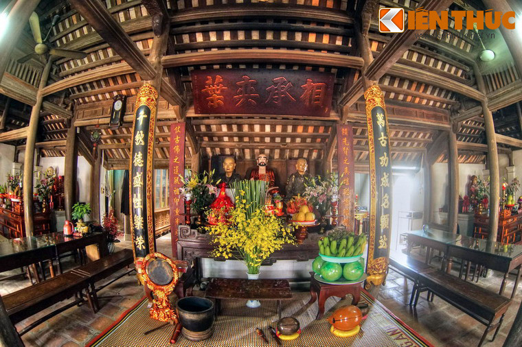 Ngoài chùa Chính, trong khuôn viên chùa còn các công trình khác như nhà Tổ, nhà Mẫu, nhà Khách và một số am thờ nhỏ…