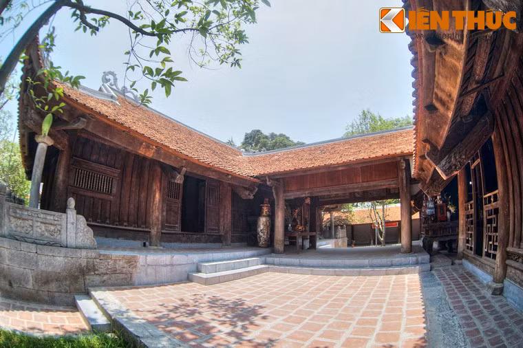 Kết cấu các công trình của chùa Bút Tháp dùng khung gỗ chịu lực, phần nền bệ, lan can thì dùng đá.