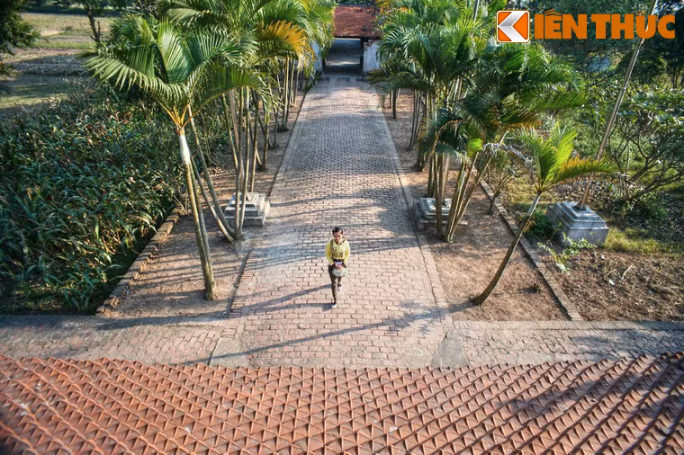 Hàng năm, lễ hội chùa Bút Tháp được tổ chức vào ngày 23 - 24 tháng 3 Âm lịch với các hoạt động văn hóa truyền thống thu hút đông đảo người dân trong vùng và du khách thập phương về dự.