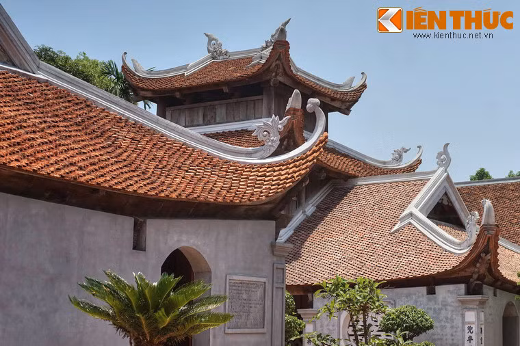 Trải qua nhiều thế kỷ, chùa được trùng tu vào các năm 1739, 1903, 1915, 1921 và gần đây vào năm 1992-1996. Quần thể kiến trúc của chùa còn giữ lại nhiều di tích của thế kỷ 17.