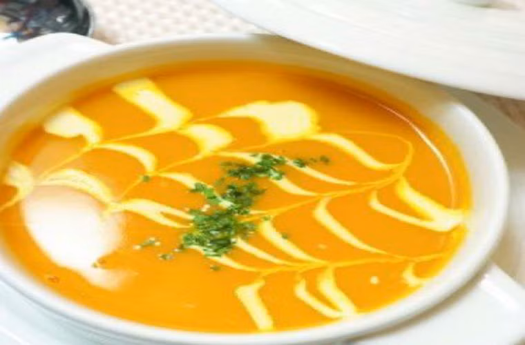  Từ tuần thứ 36 trở đi, phụ nữ mang thai có thể ăn liên tục món canh hoa sen trắng ninh thịt nạc sẽ rất tốt để giải nội nhiệt. 