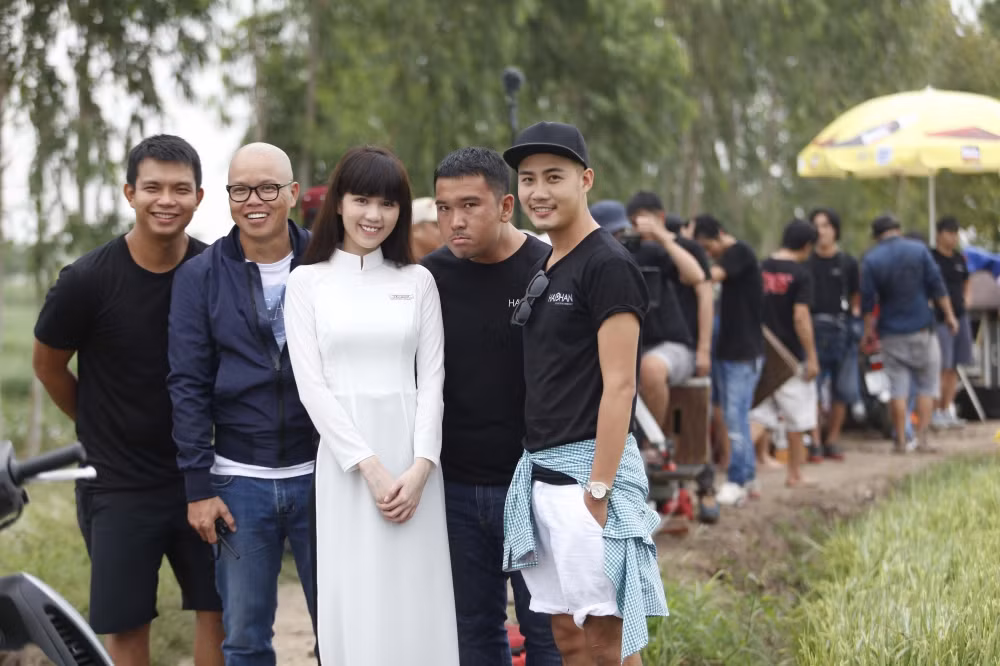 Từng chia sẻ khi công bố dự án phim, Ngọc Trinh cho biết, cô không có ý định lấn sân sang môn nghệ thuật thứ 7 dù có nhiều lời mời từ các đạo diễn. Vì vậy người đẹp này mong muốn có một vai diễn kỷ niệm, đáng nhớ cho riêng mình.