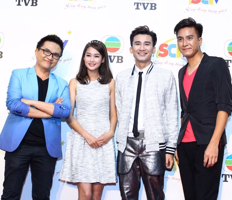 Trong buổi giao lưu, Mã Quốc Minh và Sầm Lệ Hương còn có cơ hội gặp gỡ và biểu diễn chung với các nghệ sĩ Việt: Đại Nghĩa trong vai trò MC, ca sĩ Chí Thiện, ca sĩ Lương Bích Hữu... Trong 3 ngày ở TP HCM, Mã Quốc Minh và Sầm Lệ Hương dành thời gian khám phá ẩm thực, đặc biệt hai món bánh mì và phở. Ngoài ra, hai diễn diễn viên còn tham gia các hoạt động bên lề như họp fanclub, dự tiệc tối với nghệ sĩ Việt, tham gia đêm Trung thu với trẻ tàn tật... Ngày 14/9, hai ngôi sao sẽ trở về Hong Kong.