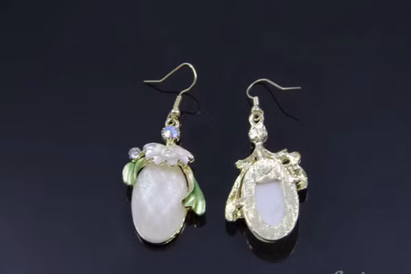 Sao Thiên Đồng: Năm nay các bộ phận bụng, eo, đùi và vai sẽ tích mỡ khiến bạn phát phì, kéo theo nhiều hệ lụy cho sức khỏe. Bạn cần phải giảm béo, có thể đeo thạch anh trắng hoặc đá quý màu trắng để thay đổi thói quen ăn uống, dễ dàng giảm béo, cần phải tăng cường vận động khoa học để giảm béo. (Thông tin trong bài chỉ mang tính tham khảo). 