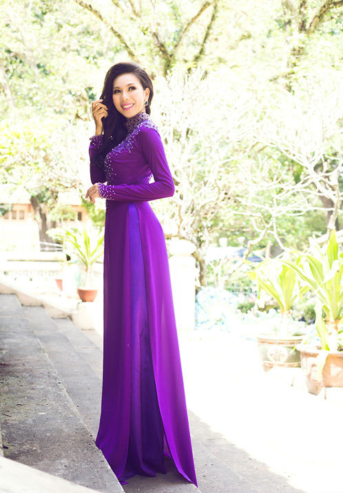 Cho nên, ngoài màu đỏ, màu vàng, bạn cũng có thể chọn màu tím làm trang phục cũng giúp bạn khai vận năm mới. (Ảnh trong bài chỉ mang tính minh họa).