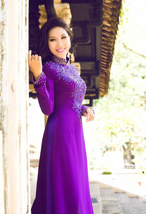 Màu tím cũng tượng trưng cho hành Hỏa vì thế màu tím cũng có tác dụng tương tự như màu đỏ. 