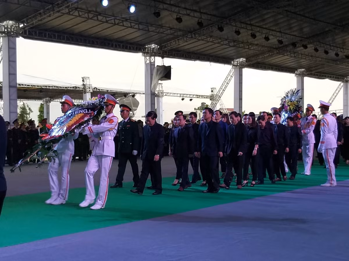 Que nha tram buon don doi Chu tich nuoc Tran Dai Quang ve dat Me