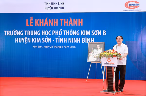 Chủ tịch nước Trần Đại Quang dự và phát biểu tại lễ khánh thành nhà trường vào năm 2016.