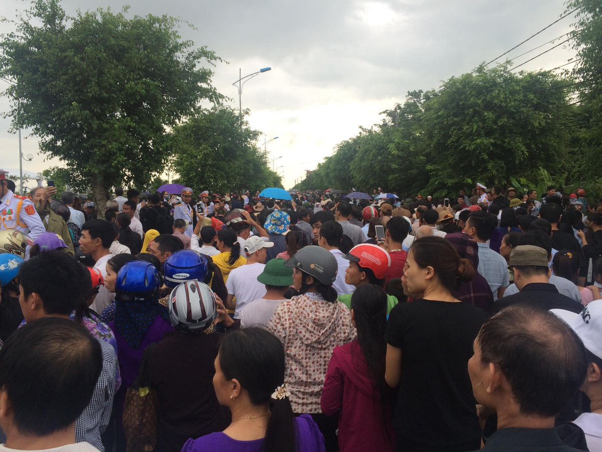 Họ đến để tiễn biệt Chủ tịch nước Trần Đại Quang về trong lòng đất Mẹ.