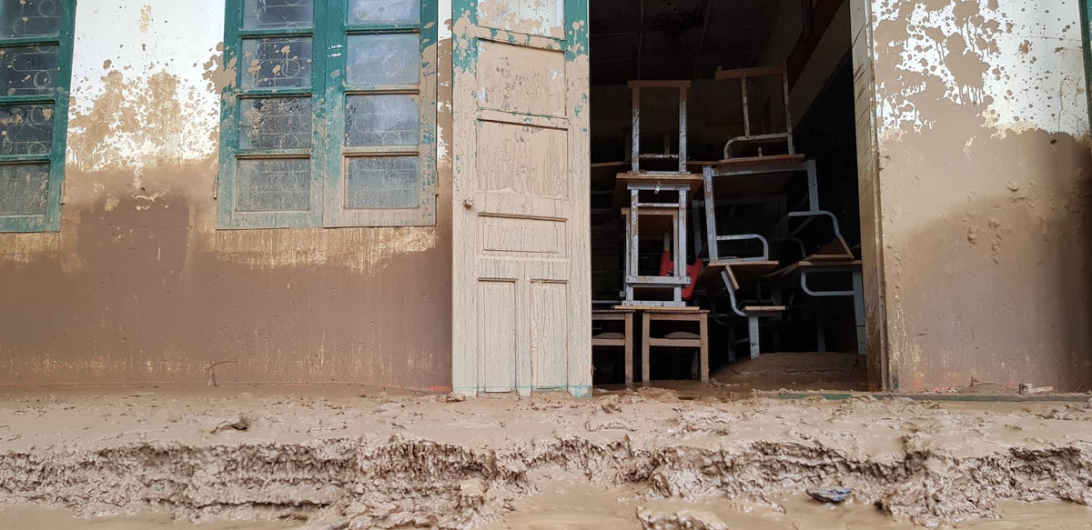 Thiet hai nang ne do mua lu: 14 nguoi chet, nghin nha di doi khan cap