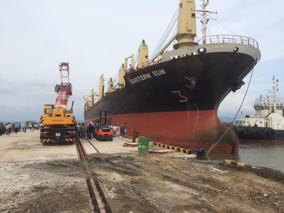 Xe nang do, hai cong nhan Nosco – Vinalines tu vong do roi tu do cao 14m