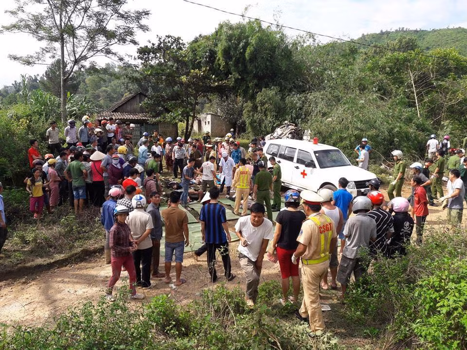 Danh tinh nan nhan vu xe bon va xe khach 13 nguoi tu vong o Lai Chau
