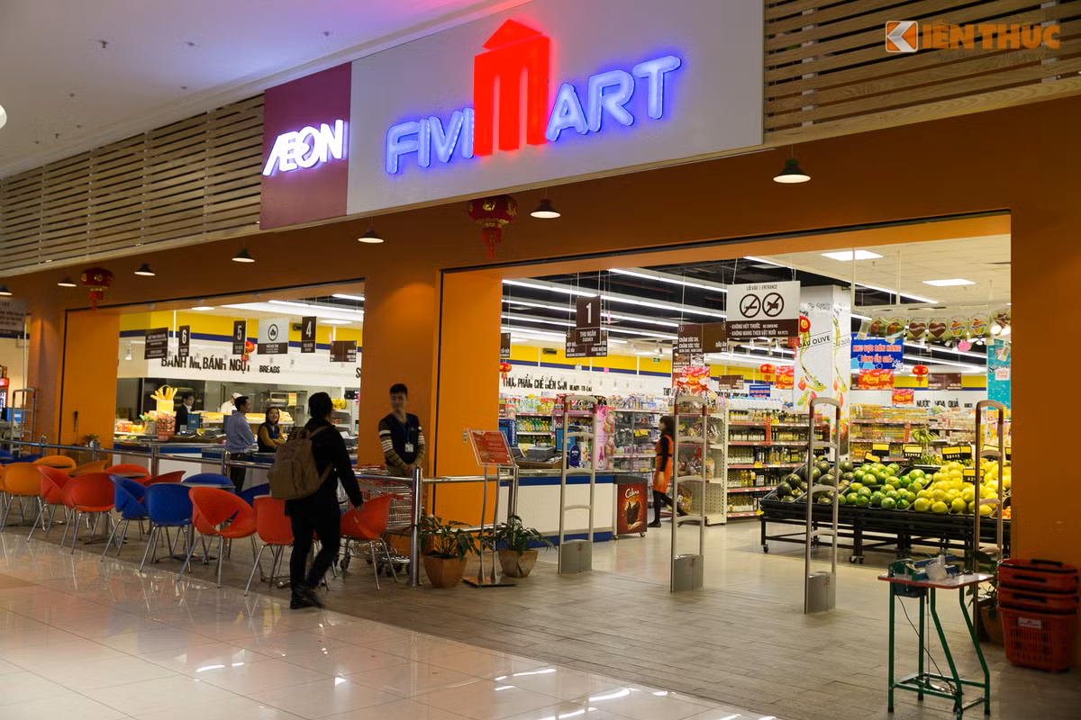 FiviMart tại Aeon Mall là siêu thị duy nhất ở Hà Nội mở cửa xuyên Tết. FiviMart ở các nơi khác đã vào đóng cửa vào 14h ngày 29 tháng Chạp và sẽ mở bán lại vào sáng mùng 3 Tết.