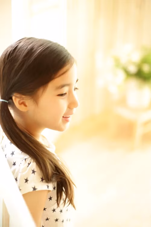 Vẻ đẹp thiên thần của cô nhóc con lai luôn làm cộng động mạng "phát cuồng".