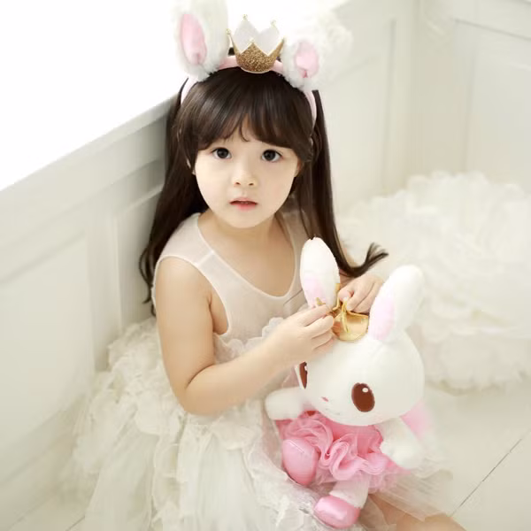 Lối biểu cảm tự nhiên và khuôn mặt baby, Jae Eun được mọi người yêu mến dành cho cô bé cái tên " công chúa lai xinh đẹp".