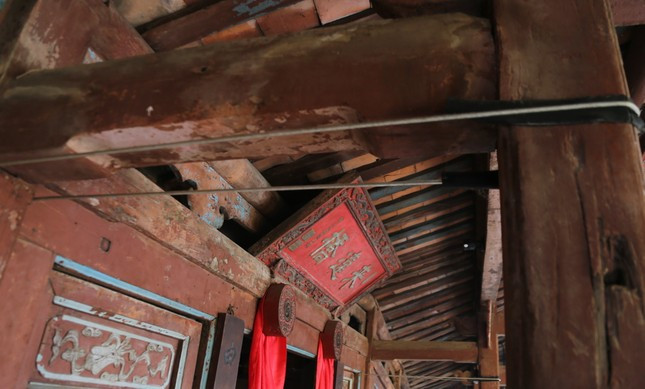 Dù trải qua 7 lần sửa chữa, Chùa Cầu vẫn trong tình trạng xuống cấp nguy hiểm nên cần giải pháp trùng tu toàn diện. (Ảnh: Tiền Phong).