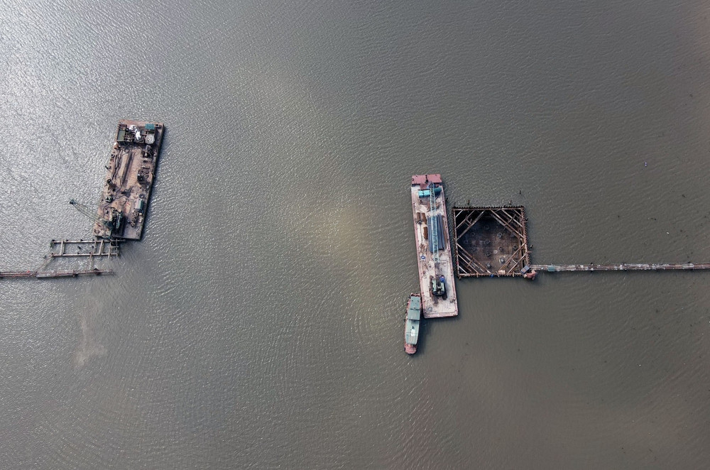 Dự án này do Ban quản lý dự án đầu tư xây dựng công trình giao thông tỉnh Ninh Bình làm chủ đầu tư, Công ty Cổ phần Tập đoàn đầu tư xây dựng Cường Thịnh Thi (Ninh Bình) là đơn vị thi công. Tổng số vốn đầu tư dự án khoảng 682 tỷ đồng.