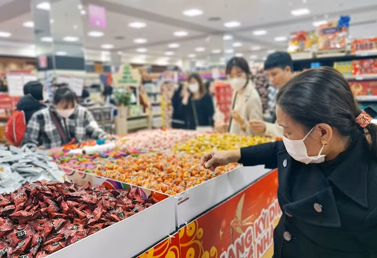 Các mặt hàng tiêu dùng, thực phẩm thiết yếu khá dồi dào, giá cả ổn định.