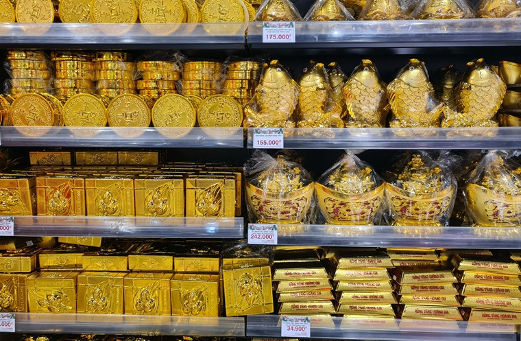 Bà Trần Thị Phương Lan - Quyền Giám đốc Sở Công Thương Hà Nội chia sẻ với báo chí rằng, năm 2022, kinh tế Thủ đô được phục hồi, ổn định, đời sống người dân được cải thiện, nên dịp cuối năm nay và Tết Nguyên đán Quý Mão 2023, nhu cầu mua sắm sẽ tăng cao hơn so với cùng kỳ năm trước. Ước tính tổng giá trị hàng hóa trên địa bàn Thủ đô đạt khoảng 39.500 tỷ đồng, tăng 15% so với Tết Nguyên đán Nhâm Dần năm 2022.