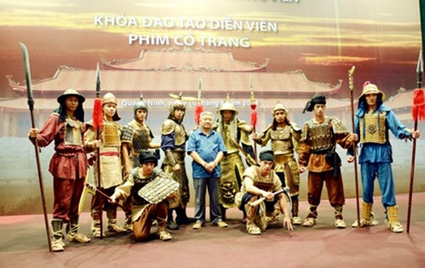 Ngoài việc làm bối cảnh cho các phim cổ trang, dự án phim trường cổ trang ở Yên Tử dự kiến là một điểm tham quan văn hóa mới lạ, độc đáo, điểm du lịch lịch sử mang tính giáo dục... Tuy nhiên, đến nay dự án đã không thể thành hiện thực. (Ảnh: Cổng TTĐT TP Uông Bí).