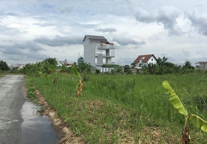 Hiện nay, dự án chỉ có 27 công trình xây dựng (nhà ở), chiếm 0,03% diện tích đất ở, còn lại là đất trống chưa xây dựng; 26/27 nhà xây dựng không theo mẫu. (Ảnh: Lao Động Thủ đô).