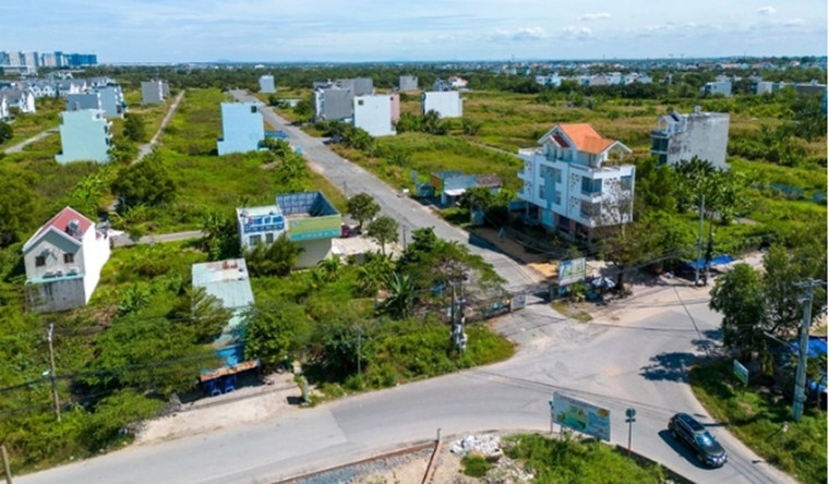 Sở Tài Nguyên và Môi trường chậm thực hiện các ý kiến chỉ đạo của UBND TP.HCM về rà soát, kiểm tra việc cấp giấy chứng nhận quyền sử dụng đất tại dự án và chậm có ý kiến đề xuất việc hợp tác đầu tư xây dựng công trình công cộng của Sở VH-TT. (Ảnh: VietnamFinace).