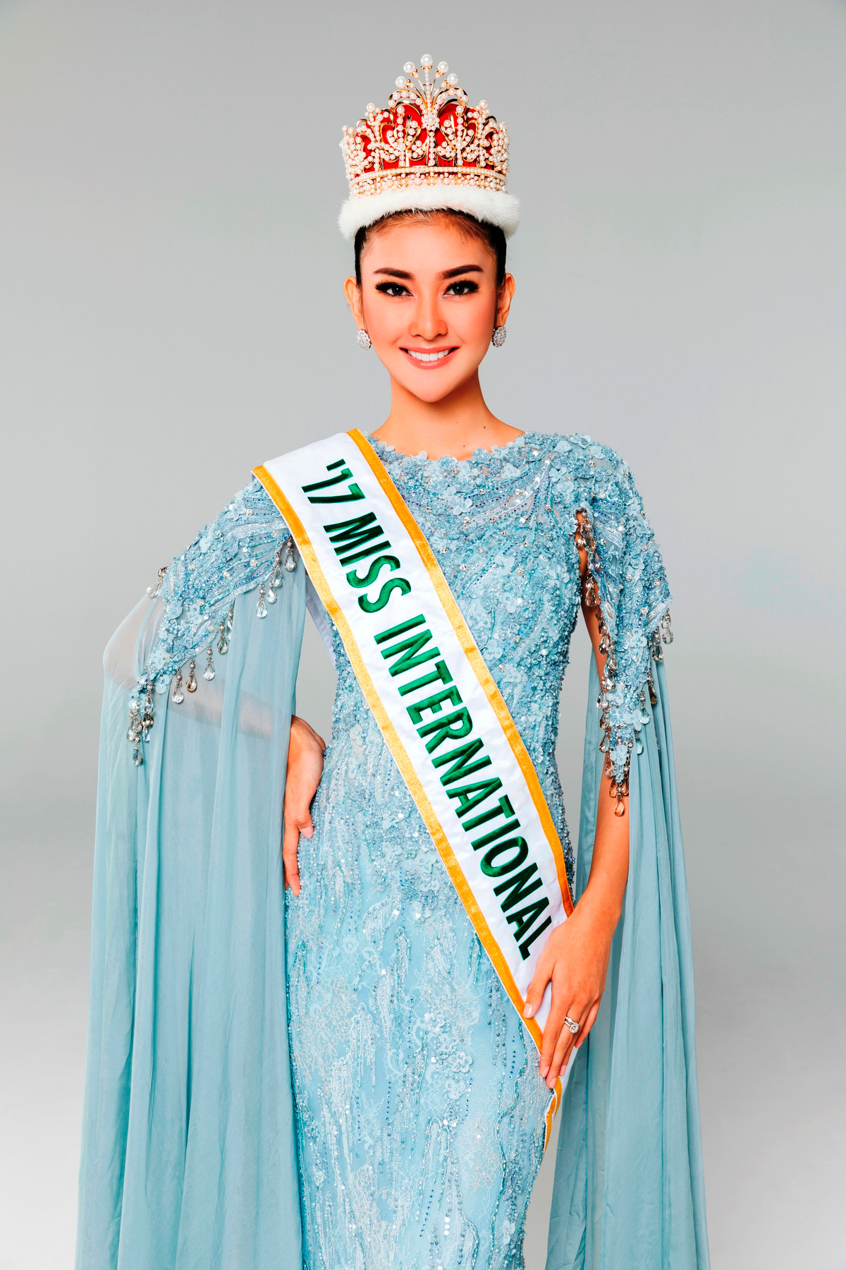 Hang loat hoa hau, a hau quoc te du chung ket Hoa hau VN 2018-Hinh-2