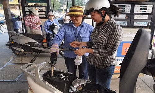 Gia xang sap giam 500-600 dong/lit?