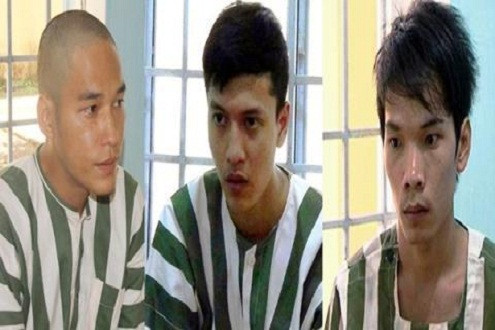 7. Công bố cáo trạng vụ thảm sát 6 người tại Bình Phước Ngày 4/11, VKSND tỉnh Bình Phước đã công bố cáo trạng, truy tố các bị can trong vụ giết 6 người trong một gia đình xảy ra ngày 7/7 tại ấp 2, xã Minh Hưng (huyện Chơn Thành, Bình Phước). Theo đó, 3 bị can Nguyễn Hải Dương, Vũ Văn Tiến và Trần Đình Thoại bị truy tố với tội danh “Giết người” và “Cướp tài sản”. Viện KSND tỉnh Bình Phước cho rằng Dương, Tiến bị truy tố với những tình tiết tăng nặng như giết nhiều người, giết trẻ em, thực hiện tội phạm một cách man rợ... do đó các bị can sẽ bị truy tố ở khung hình phạt cao nhất là tử hình.