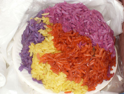 5. Xôi thập cẩm. Cũng giống như nhiều dân tộc khác, thường ngày, người Dao ở Thái Nguyên ăn cơm tẻ, những lúc gia đình có công việc: Lễ tết, vào nhà mới, nhờ anh em cấy giúp hoặc vào vụ thu hoạch, người Dao thường nấu xôi.